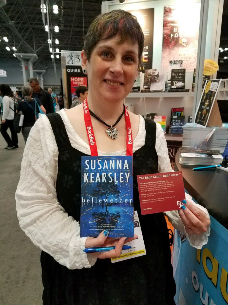 author-susanna-kearsley-with-efa-card